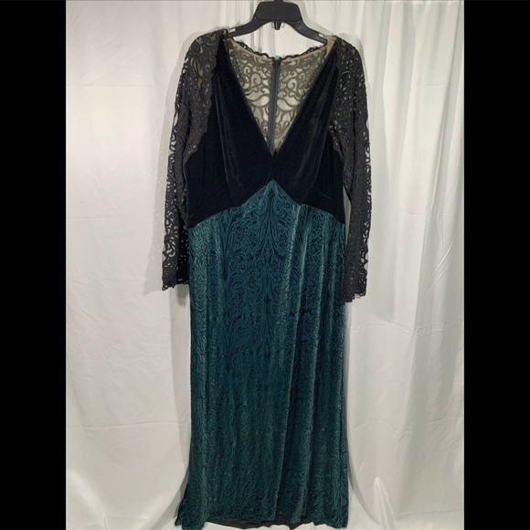 NEW Tadashi Shoji V-Neck‎ Velvet & Illusion Gown in Black/Forest [PLUS 18W ] - Picture 6 of 16